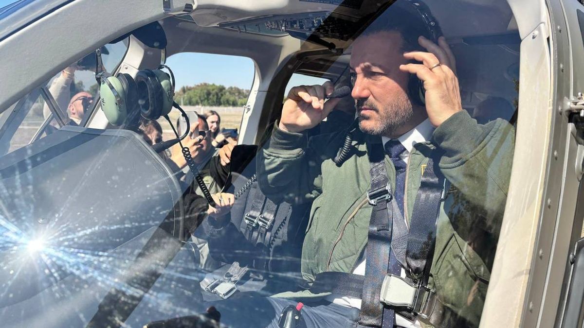 Luis Petri voló en uno de los nuevos helicópteros que llegaron desde Canadá.