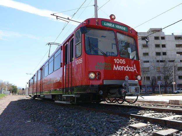Incrementarán las frecuencias del Metrotranvía los domingos y feriados