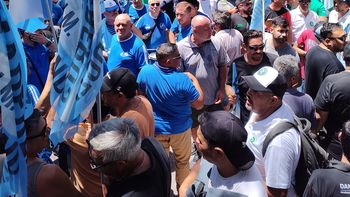 Paro nacional en Mendoza sin bancos, con vuelos cancelados y concentraciones Paro nacional en Mendoza sin bancos, con vuelos cancelados y concentraciones