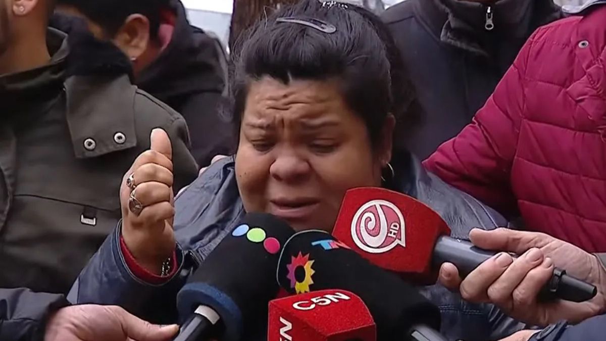 La mujer iba a tomar el colectivo para ir a su trabajo en el Hospital Militar, y su esposo, que la acompañaba, fue baleado al defenderla de un asalto en Nueva Pompeya