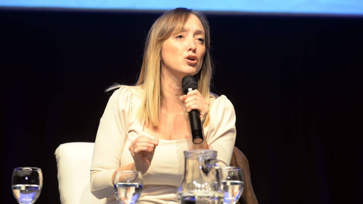 Anabel Fernández Sagasti impulsa la readquisición de la personería jurídica de Unidad Popular para que el kirchnerismo tenga sello propio en las próximas elecciones. Anabel Fernández Sagasti impulsa la readquisición de la personería jurídica de Unidad Popular para que el kirchnerismo tenga sello propio en las próximas elecciones.