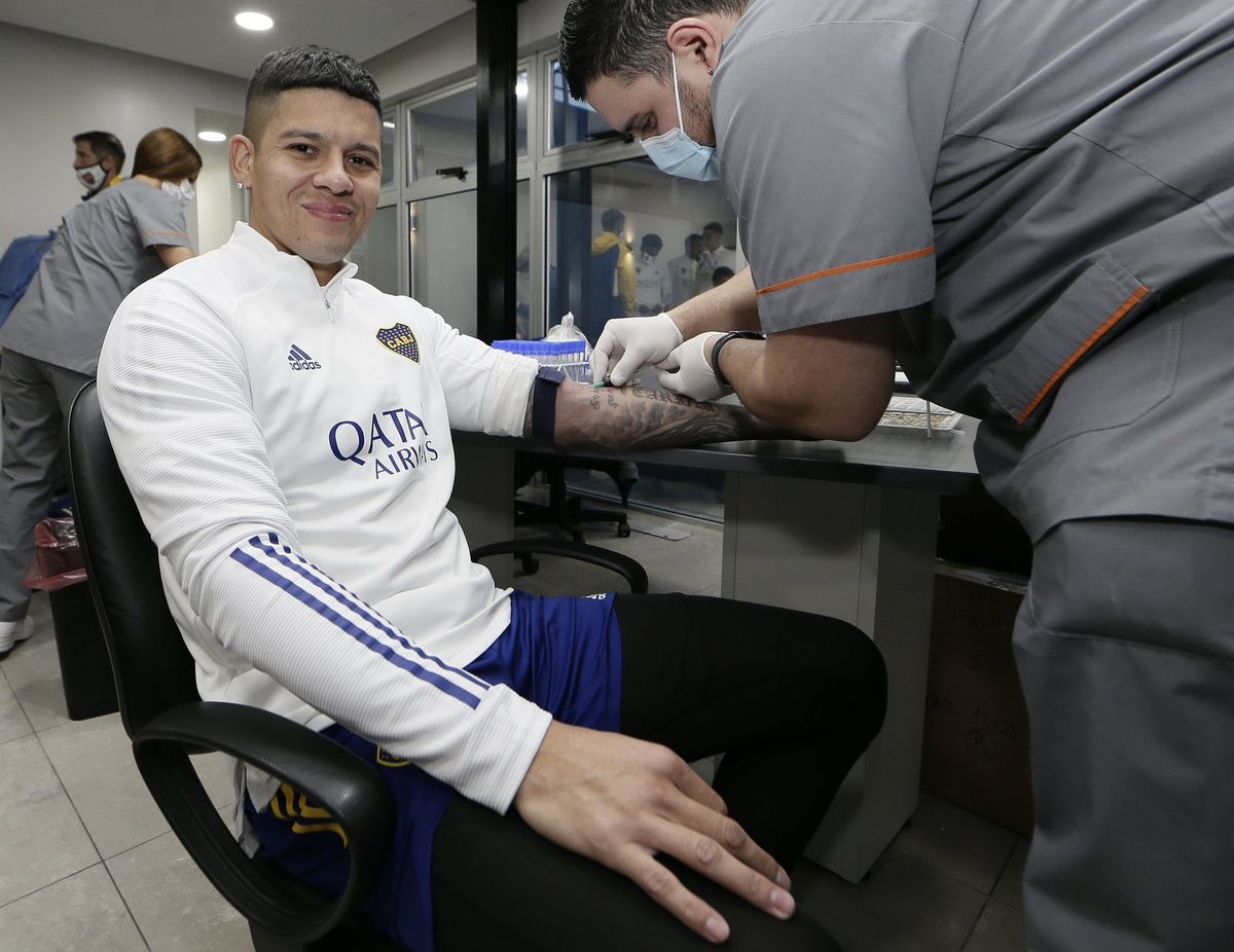 Marcos Rojo hizo los testeos de rigor en el primer entrenamiento de Boca.