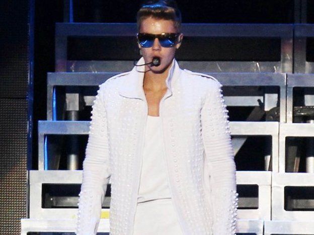 Justin Bieber pidió perdón por barrer la bandera argentina y dijo en Twitter que era una camiseta