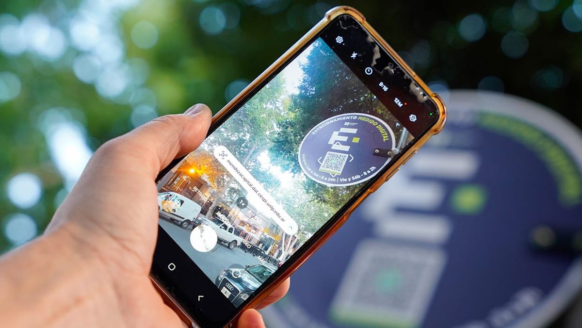 Para poder pagar el estacionamiento medido digital en Capital hay que bajar una aplicación al celular. Para poder pagar el estacionamiento medido digital en Capital hay que bajar una aplicación al celular.