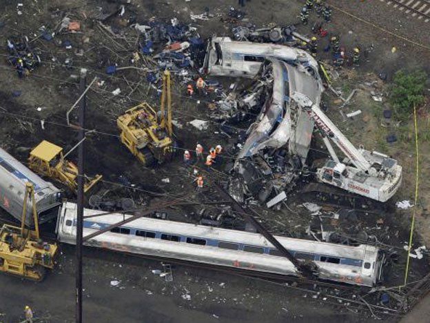 El conductor del tren que descarriló con 7 muertos en Filadelfia no recuerda nada