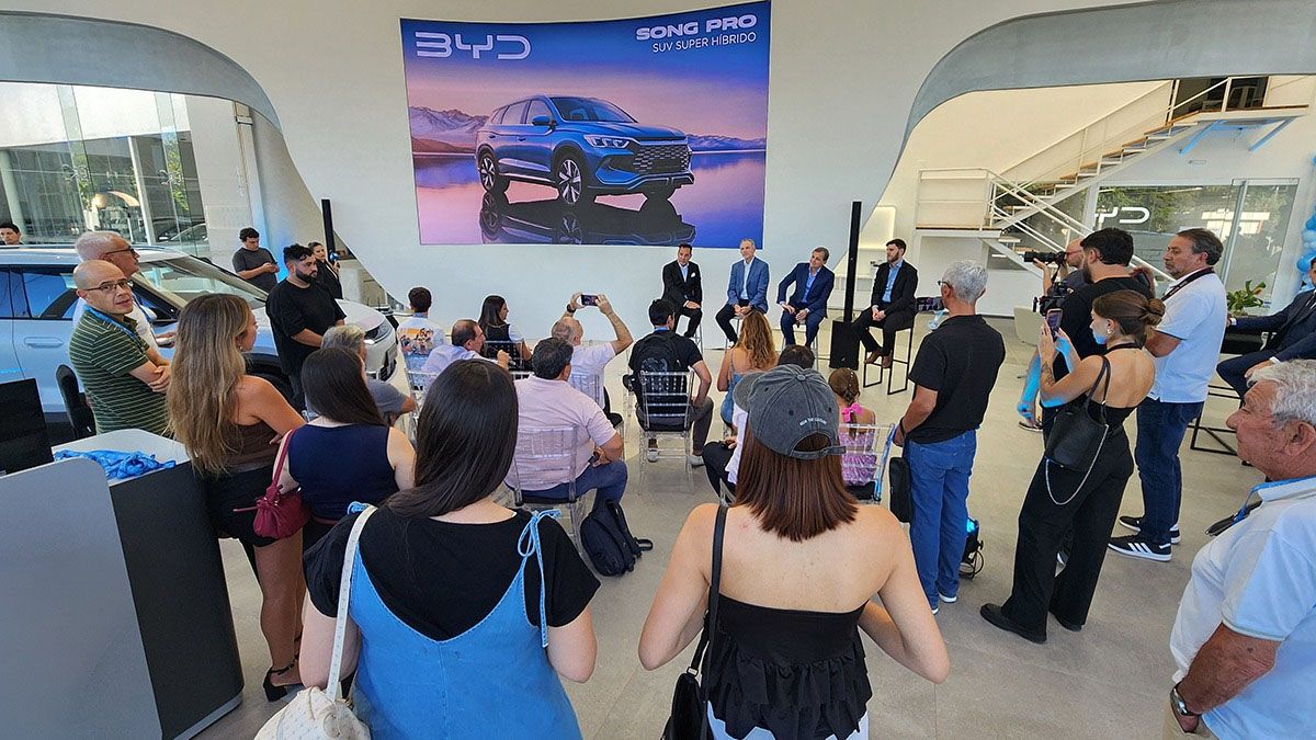 Fiesta de inauguración del concesionario, en Godoy Cruz. Fiesta de inauguración del concesionario, en Godoy Cruz.