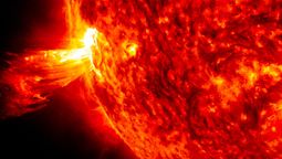 Astronomía. Una peligrosa tormenta solar podría llegar a la Tierra.