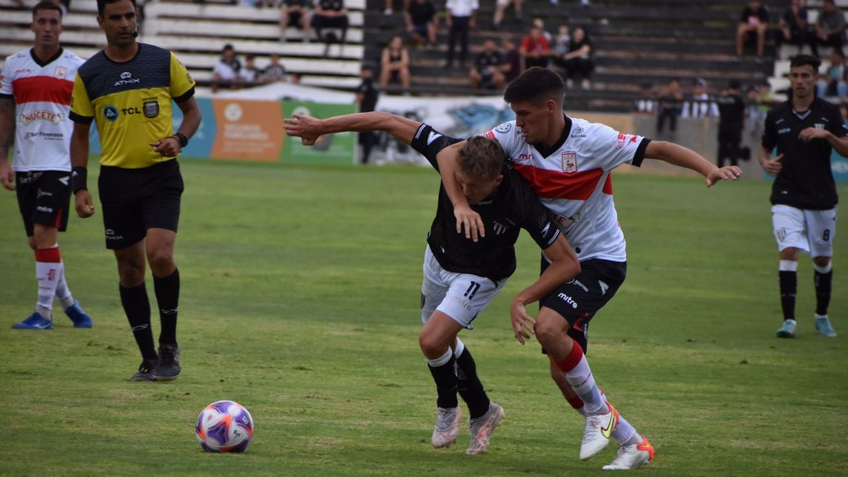 Robertino Seratto se fue con bronca por el empate ante Deportivo Morón.