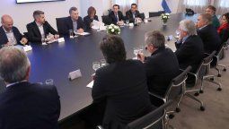 Macri volvió a reunir a su gabinete con la mira en los precios esenciales