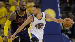 Golden State fue muy superior frente a Cleveland en la primera final