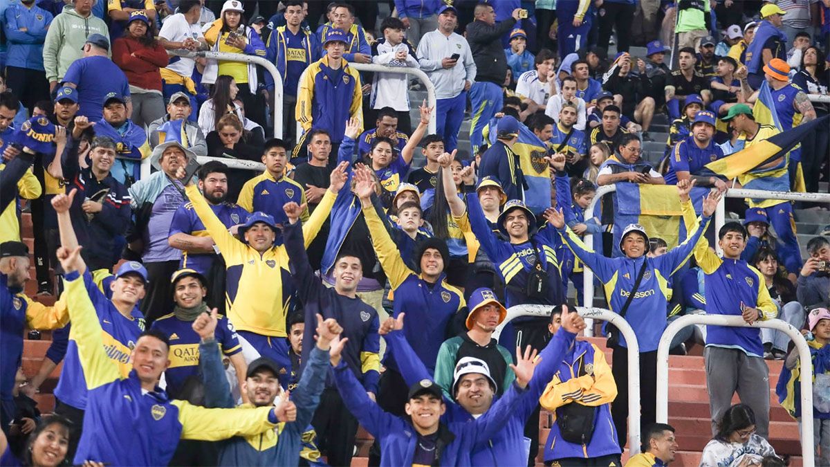 Los hinchas de Boca están contentos porque mejoró su equipo.
