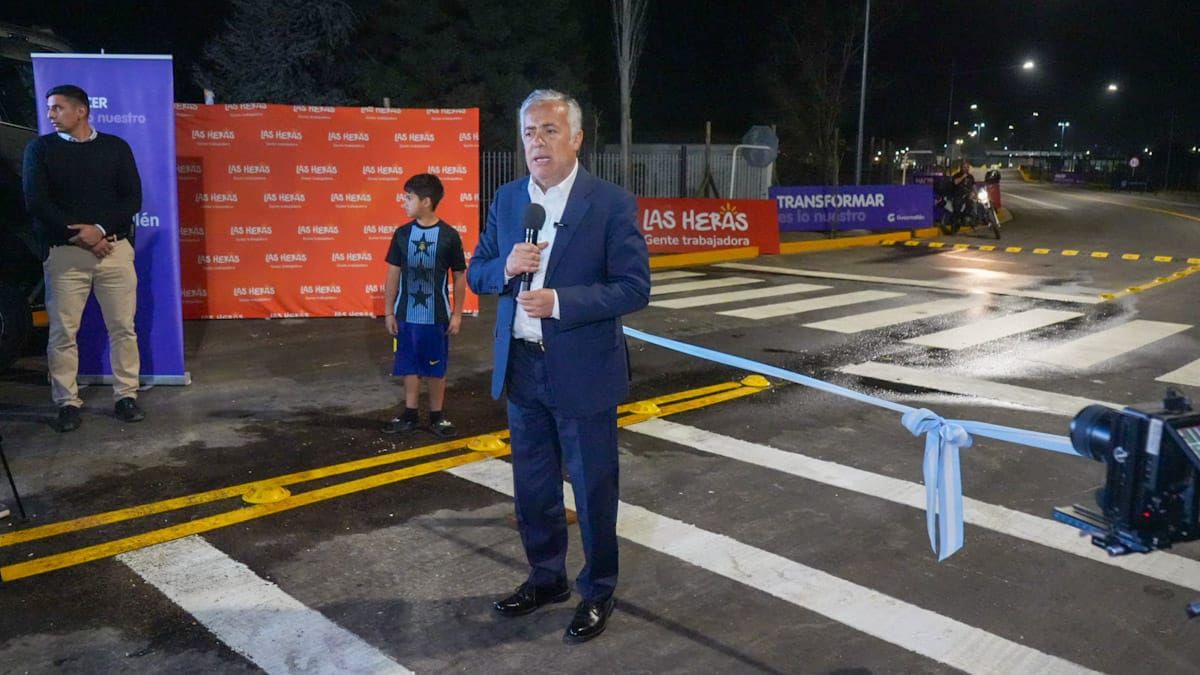 Alfredo Cornejo destacó el esfuerzo conjunto del Gobierno y los municipios para la obra inaugurada.