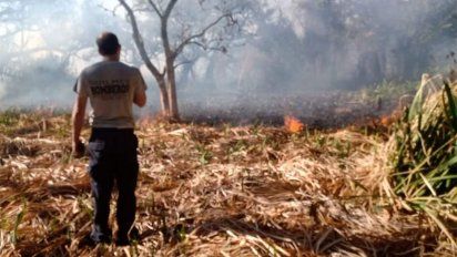 El cuerpo carbonizado fue encontrado a la vera del Río de La Plata en Quilmes cuando bomberos apagaban incendios de basura e investigan si se trata de un abogado desaparecido en julio.