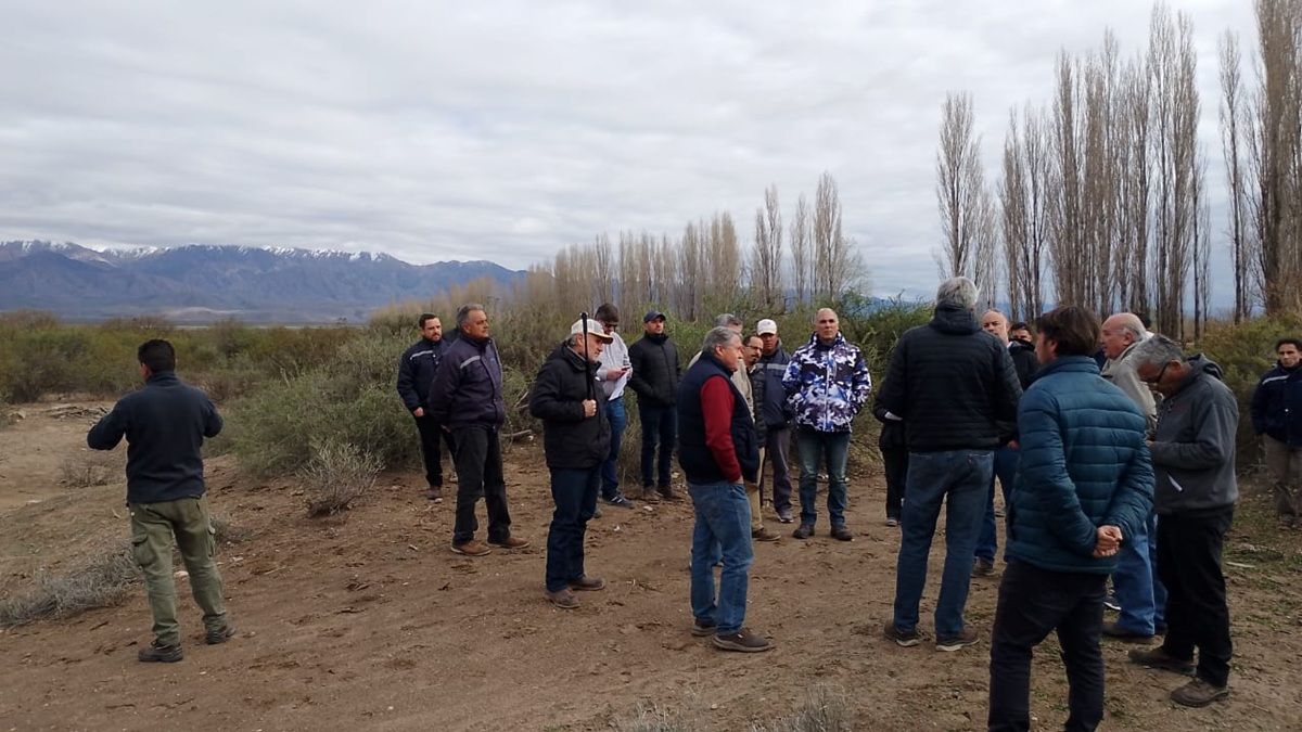 El objetivo de esta obra es mejorarar la eficiencia y equidad en la distribución de los recursos hídricos. El objetivo de esta obra es mejorarar la eficiencia y equidad en la distribución de los recursos hídricos.