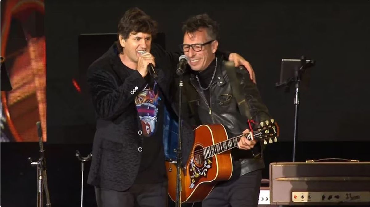 Reconciliación. El abrazo reconciliador entre Ciro y Piti Fernández: ¿vuelven Los Piojos? Reconciliación. El abrazo reconciliador entre Ciro y Piti Fernández: ¿vuelven Los Piojos?