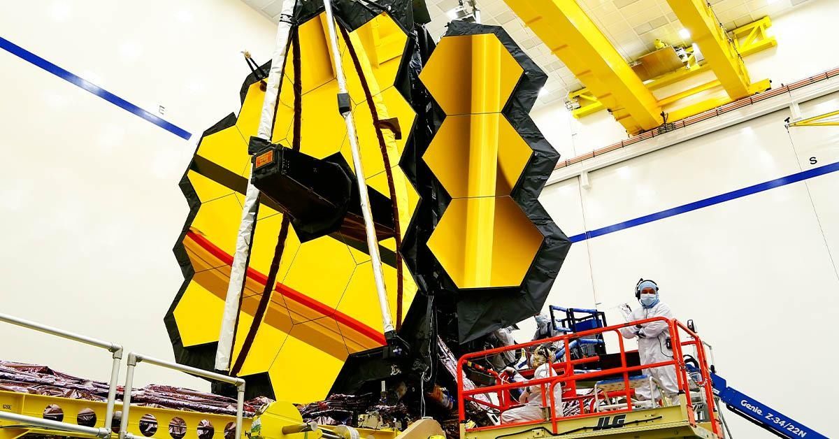 El telescopio espacial James Webb opera a 1,5 millones de kilómetros de la Tierra y es considerado uno de los instrumentos científicos más complejos jamás construidos. El telescopio espacial James Webb opera a 1,5 millones de kilómetros de la Tierra y es considerado uno de los instrumentos científicos más complejos jamás construidos.