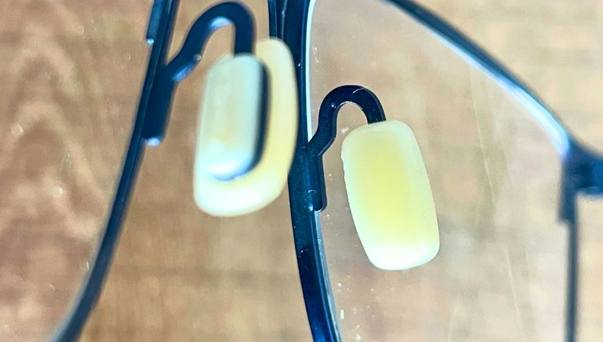 Remueve bien la grasa y los pegotes de las plaquetas de goma. Remueve bien la grasa y los pegotes de las plaquetas de goma. 