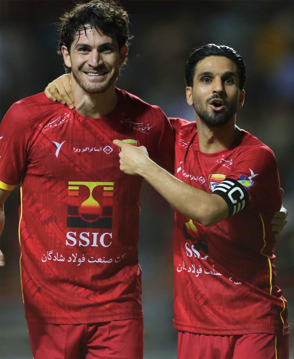 Gustavo Blanco Leschuk celebra un gol en Irán.