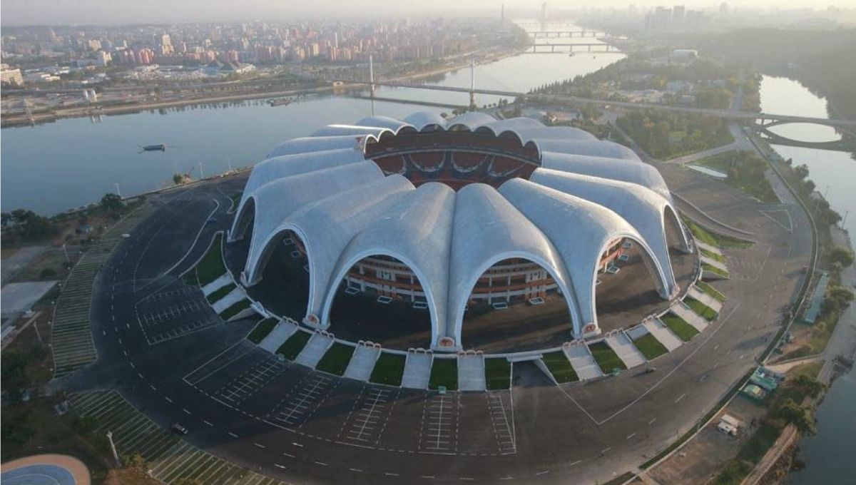 El estadio más grande del mundo está en el país más aislado del planeta: ocho plantas y 150.000 asientos