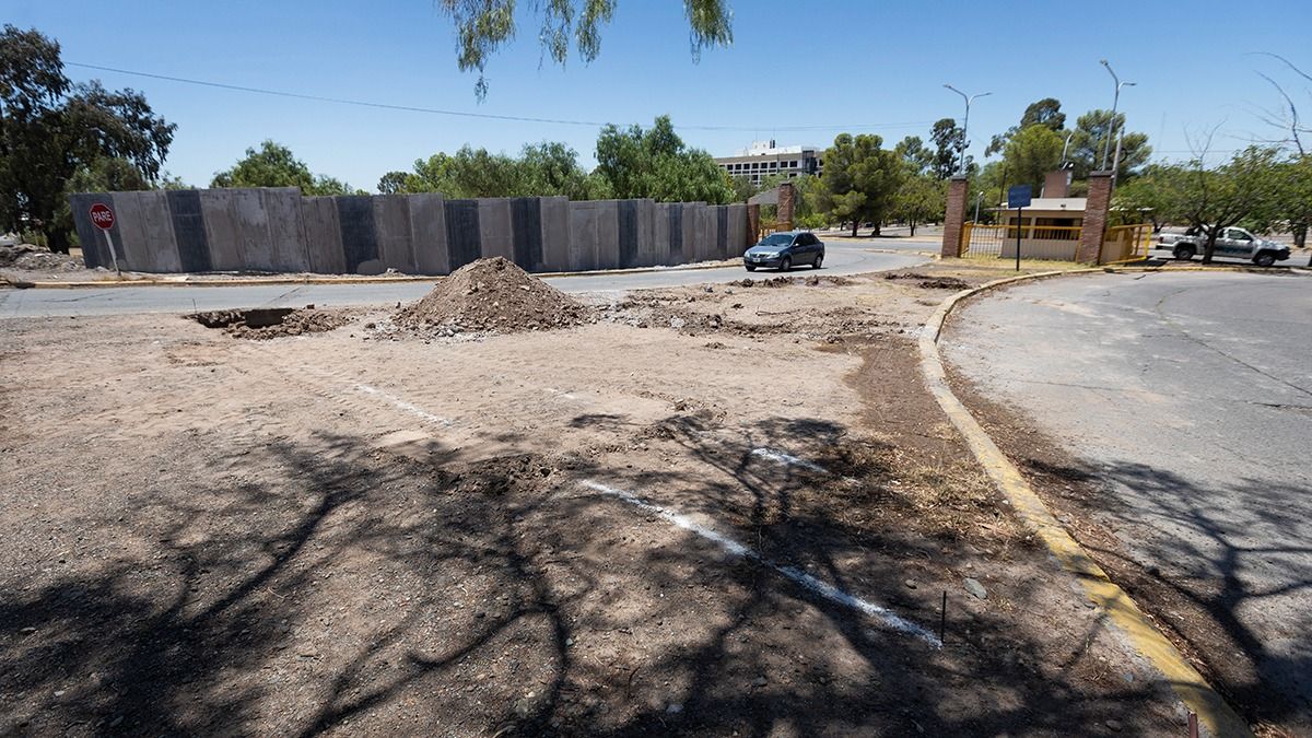 La muralla costará cerca de 500 millones de pesos. La muralla costará cerca de 500 millones de pesos.