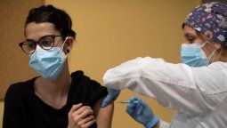 Este jueves se abrió la inscripción para vacunar contra el Covid a mayores de 18 años que sean profesionales de la salud.