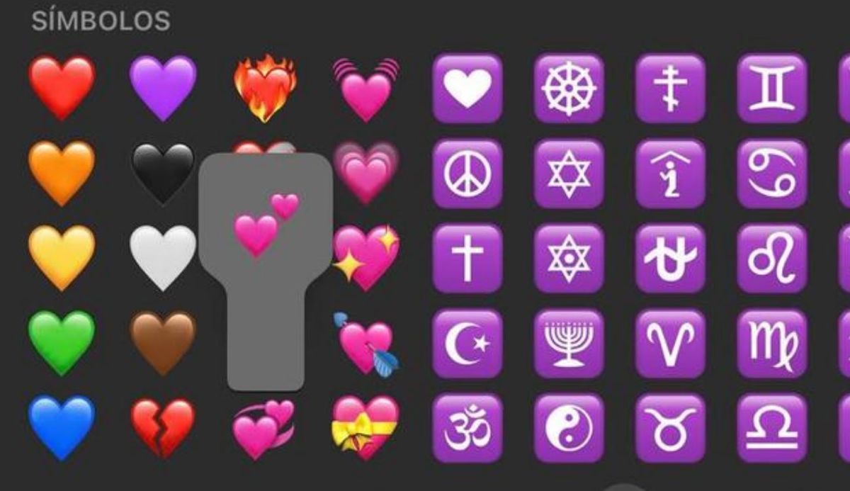 Emojis. WhatsApp cuenta con una gran variedad de emojis para todos los gustos y situaciones.