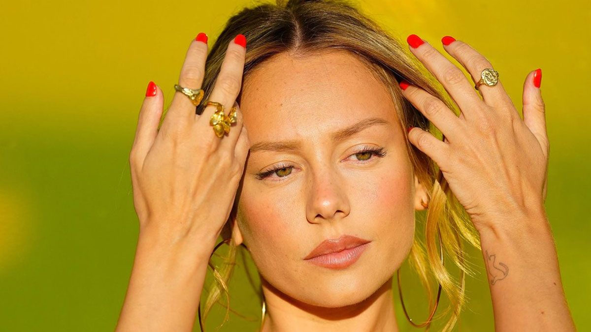 La actriz Cayetana Aldama interpreta a Cayetana Aldama en la serie de Netflix.