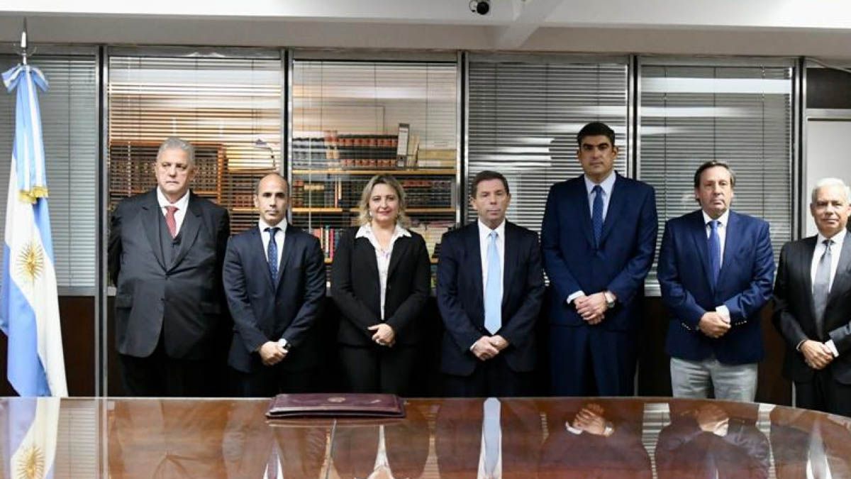 Parte de los integrantes del jury de enjuiciamiento político contra Walter Bento.