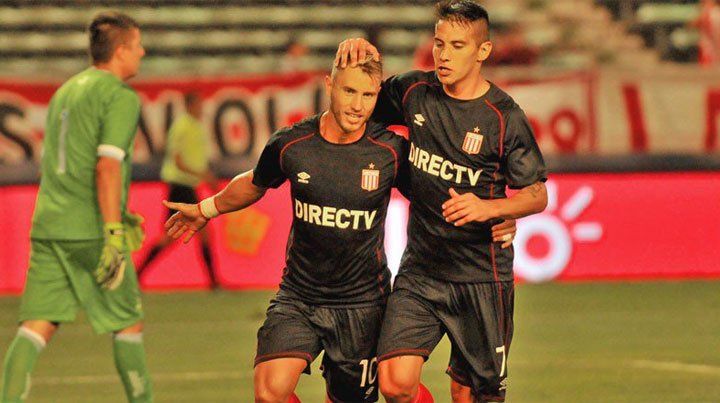 Estudiantes recibe a Newells con la idea de meterle más presión a Lanús