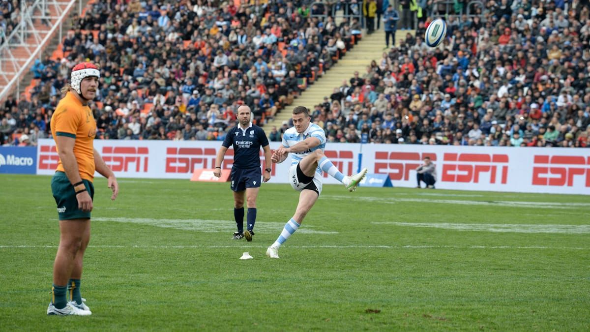 Emiliano Boffelli estuvo implacable en sus remates a los palos