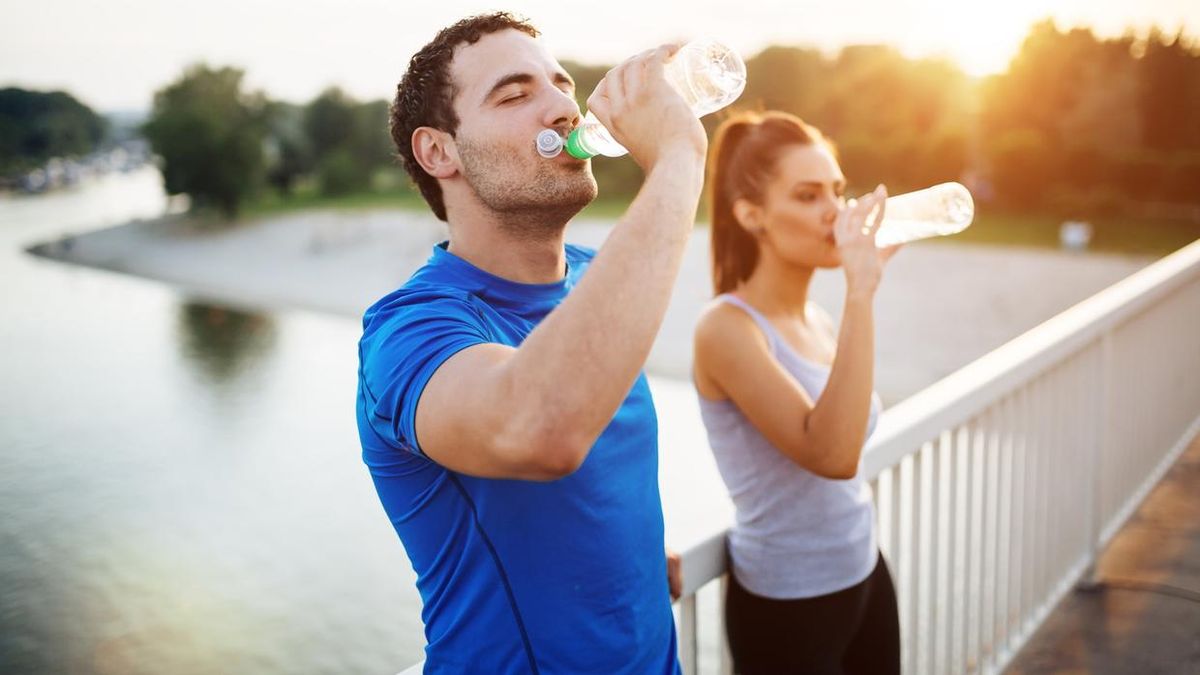 La señal en los ojos que muchos confunden: indica que necesitas beber más agua La señal en los ojos que muchos confunden: indica que necesitas beber más agua
