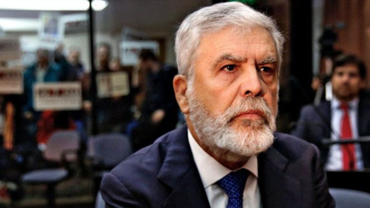 Otro revés judicvial sufrió Julio De Vido. Otro revés judicvial sufrió Julio De Vido.