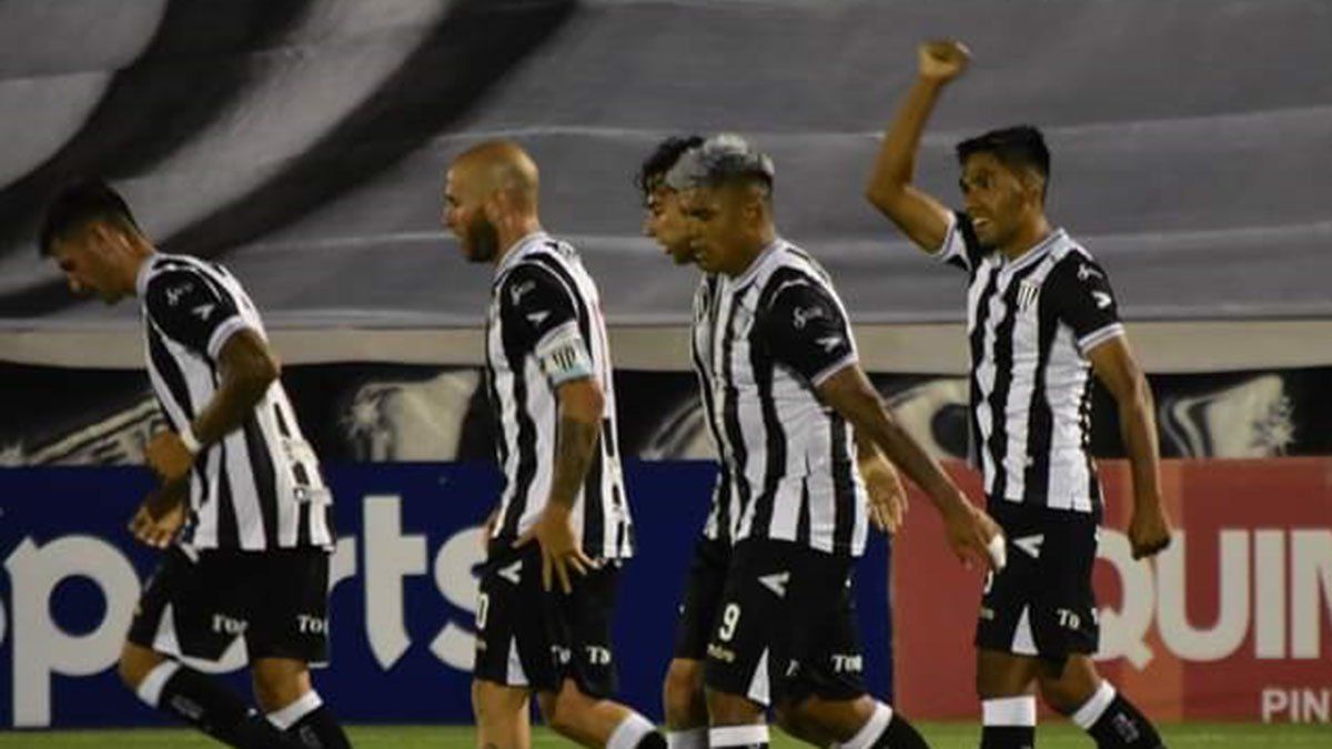 Lucas Carrizo festejando el gol ante Tigre. (Fotos: gentileza Prensa Gimnasia y Esgrima).