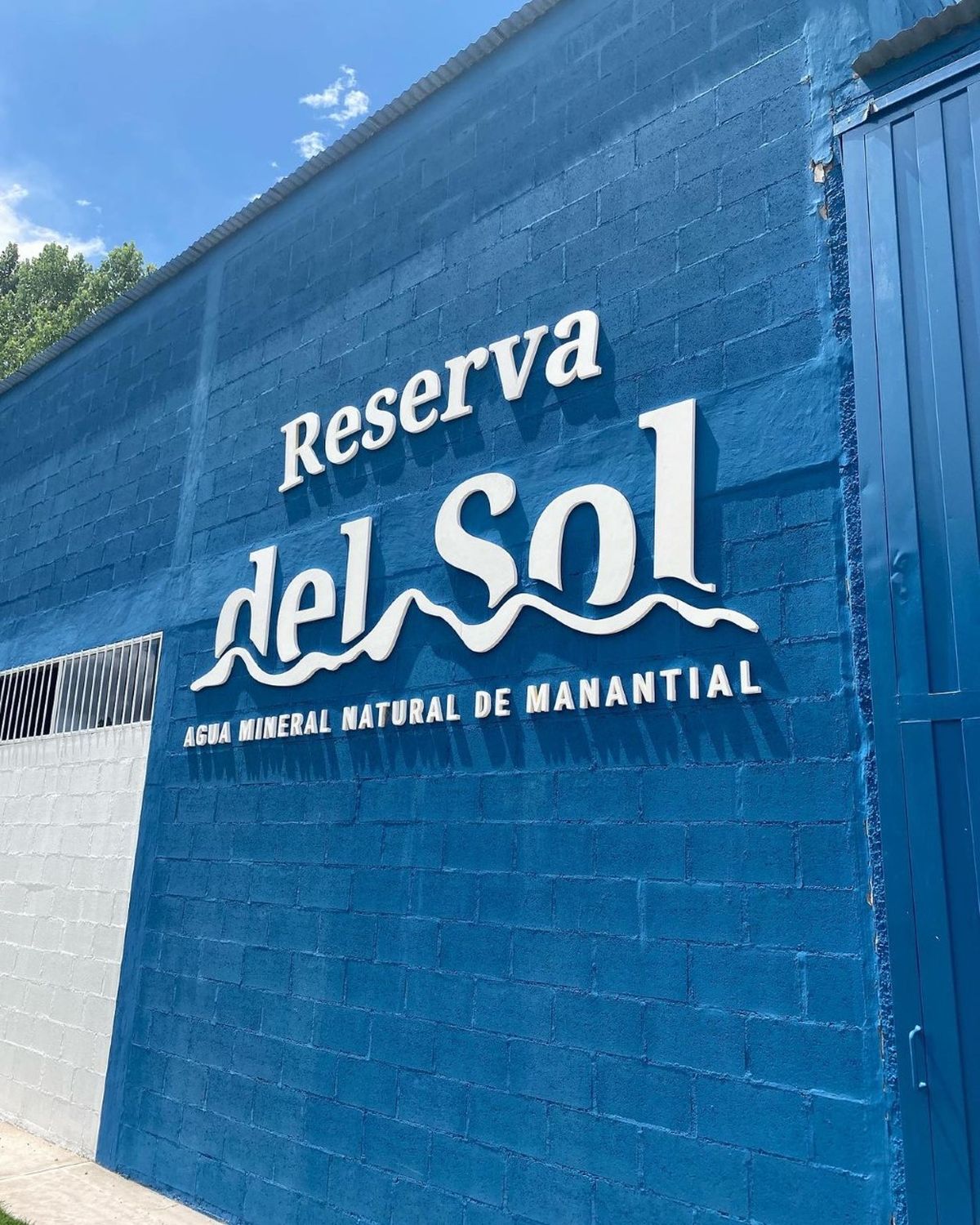Reserva del Sol cuenta con una planta de embotellado de agua mineral en el departamento San Carlos.