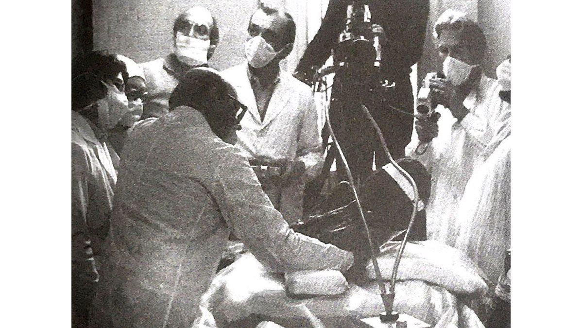 Un momento del trabajo del equipo del Cuerpo Médico Forense.