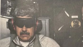 El presidente estadounidense publicó la primera imagen de Nicolás Maduro detenido y esposado El presidente estadounidense publicó la primera imagen de Nicolás Maduro detenido y esposado