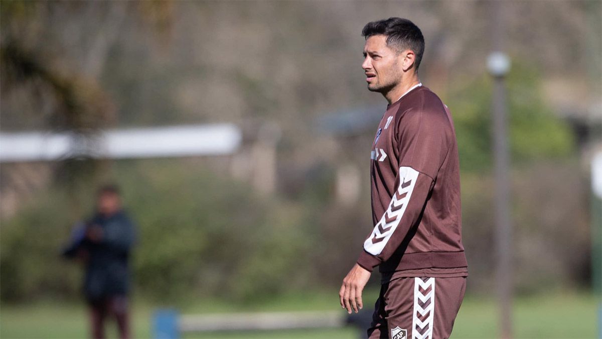 Mauro Zárate quedó libre en Platense y podría jugar en Newell's.