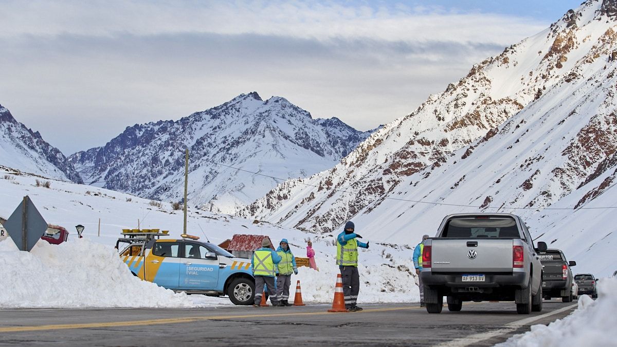 Desde este domingo y hasta el martes se esperan nevadas en Alta Montaña. El Paso Cristo Redentor está cerrado.