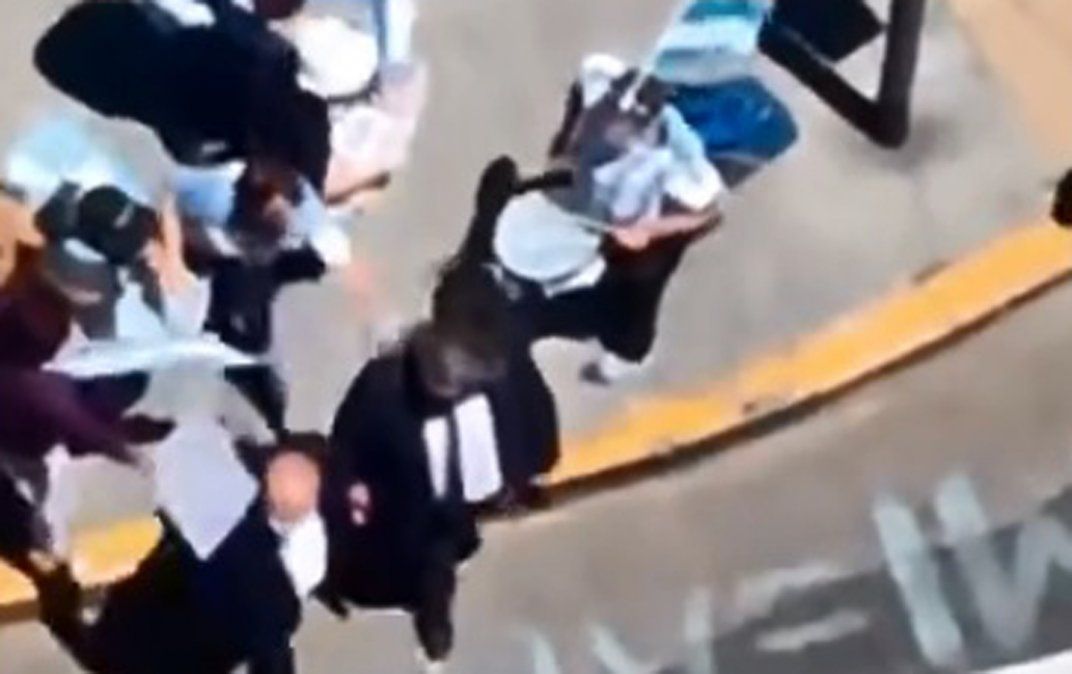 Video: militantes provida agredieron a José Luis Ramón