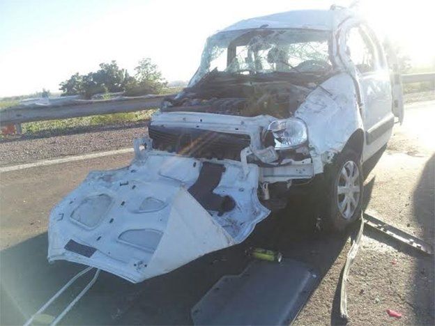 Un hombre se salvó de milagro luego de volcar en su camioneta en la Ruta 7