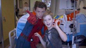 Un verdadero héroe: Spiderman estuvo de visita en un hospital infantil