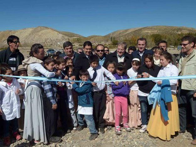 Pérez viajó al sur de Mendoza para inaugurar obras y reunirse con representantes del PJ