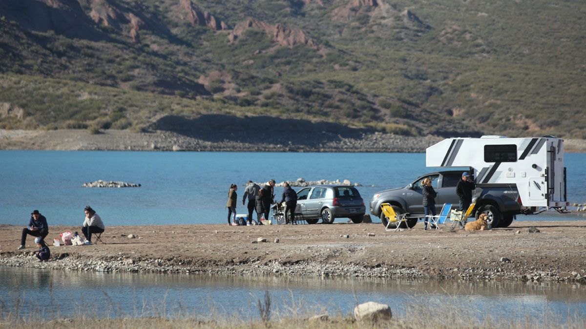 Pronóstico del tiempo: llega el Zonda y baja la temperatura