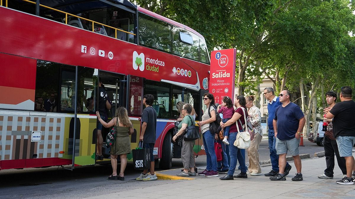 Los turistas argentinos posicionaron a Mendoza en el top 5 de búsquedas para viajar este próximo fin de semana extra largo Los turistas argentinos posicionaron a Mendoza en el top 5 de búsquedas para viajar este próximo fin de semana extra largo