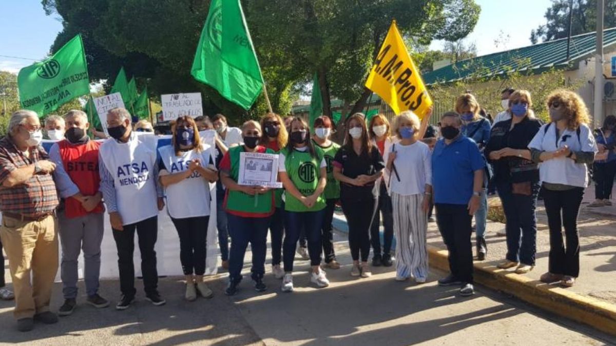 Desde AMPROS y otras entidades gremiales de la Salud, denunciaron el mal estado del hospital Gailhac de Las Heras.