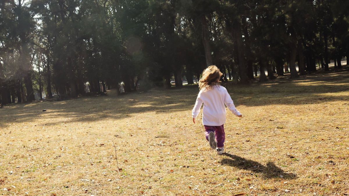 El calvario del contador y su hija comenzó en 2009 cuando la pequeña tenía 4 años. La última sentencia del caso fue dictada hace casi 2 meses. Foto ilustrativa y editada. Gentileza: Martina Fortes