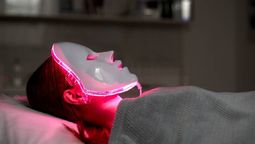 ¿Para qué sirven las mascarillas faciales led? Imagen: Pexels.