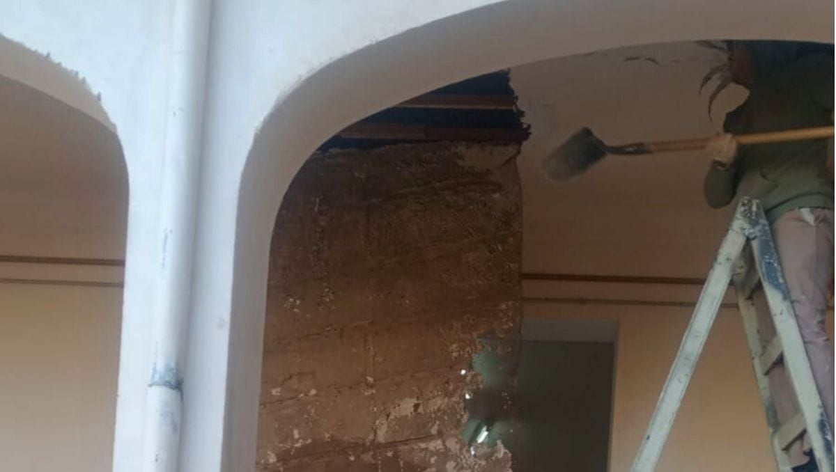 Ya se realizan trabajos en el techo de la escuela Rawson, de Godoy Cruz, que vuelve a la presencialidad este miércoles. Ya se realizan trabajos en el techo de la escuela Rawson, de Godoy Cruz, que vuelve a la presencialidad este miércoles.