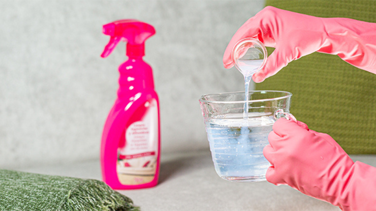 Con este increíble limpiador de Mercadona podrás poner a punto tu hogar y dejar tus alfombras y tapicerías relucientes. Con este increíble limpiador de Mercadona podrás poner a punto tu hogar y dejar tus alfombras y tapicerías relucientes.