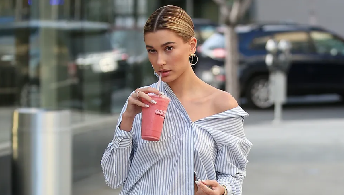 El licuado que toma Hailey Bieber y le deja una piel jugosa: cómo hacerlo.